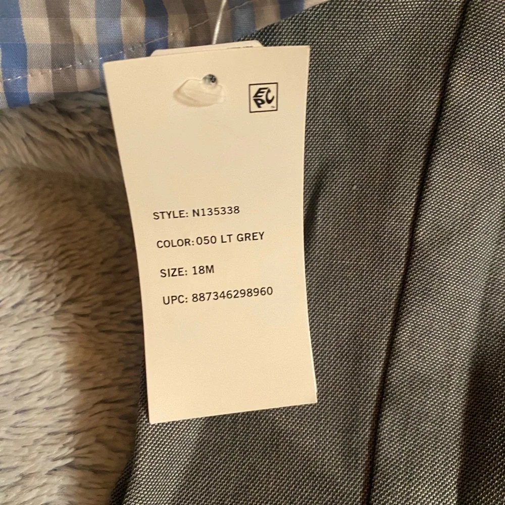 NWT Nautica Boy’s 4 piece suit, size 18 mos